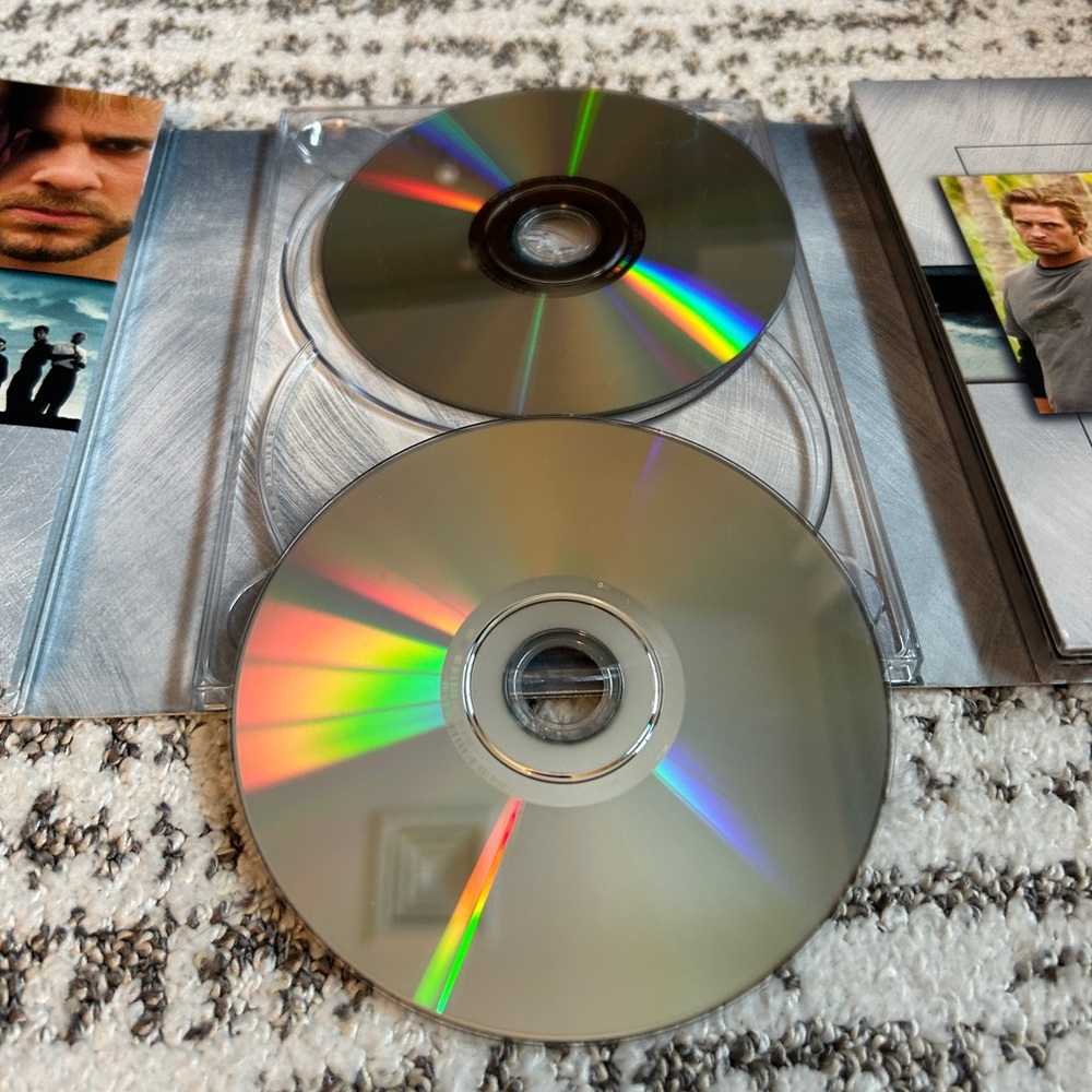 Lost: The Complete First Season 7-Disc DVD Box Set - Picture 7 of 12
